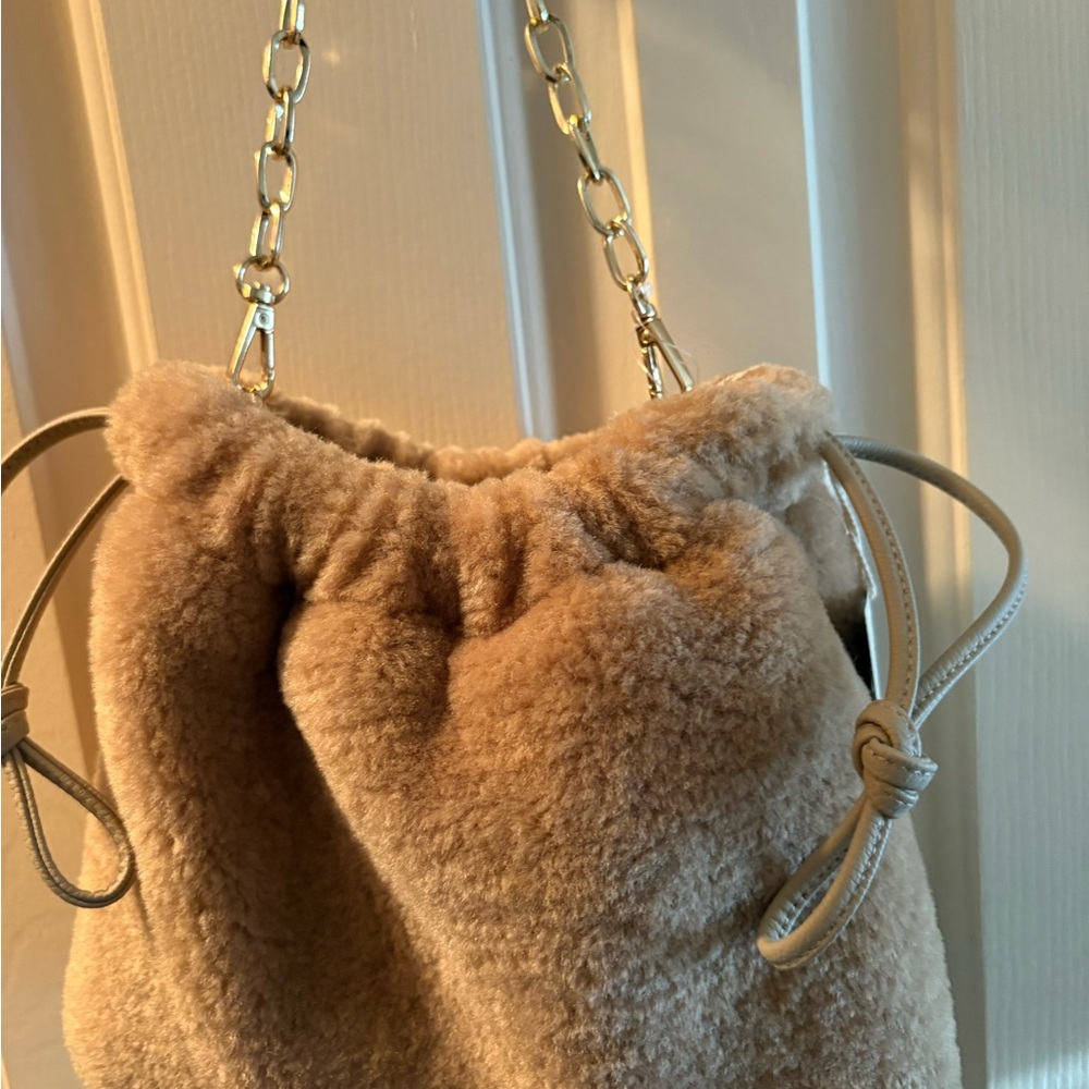 Universal Thread Tan Shoulder Bag with Gold Hardware